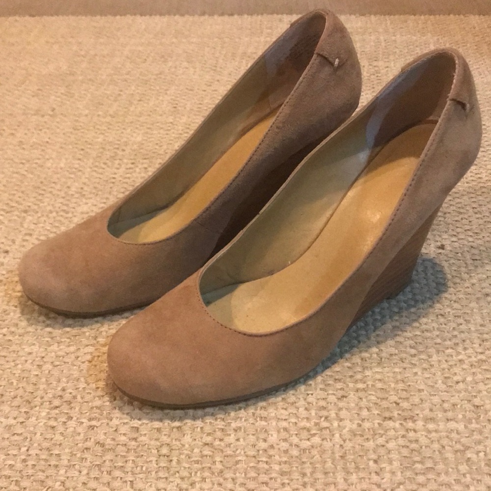 Nine West Smooch Tan Suede Wedge